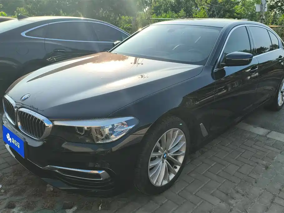 BMW 5 Series 2019 — фото 1