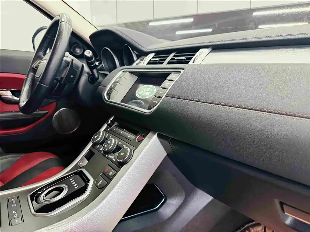 Land Rover Evoque 2015 — фото 29