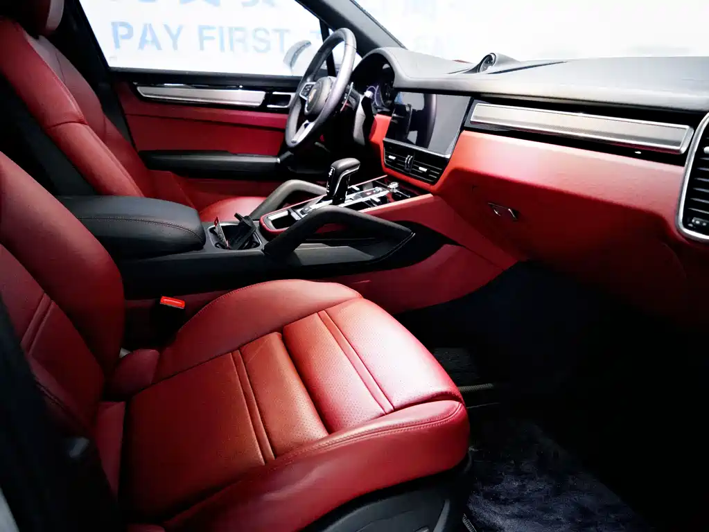 Porsche Cayenne 2021