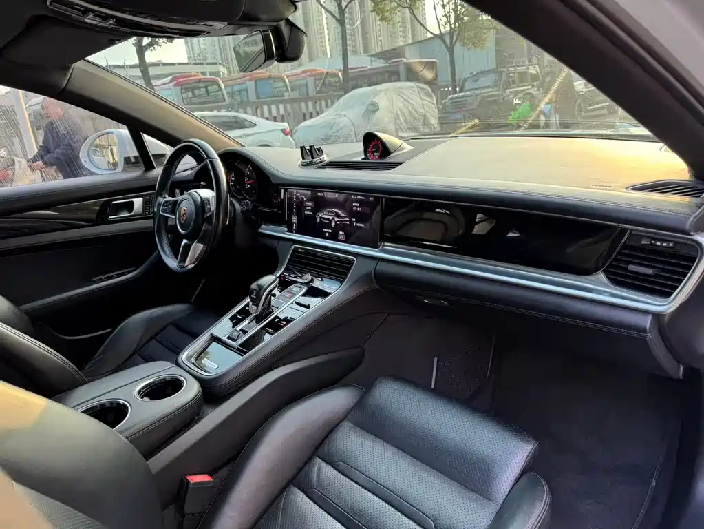 Porsche Panamera 2019 — фото 15