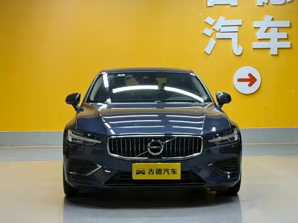 Volvo S60 2022