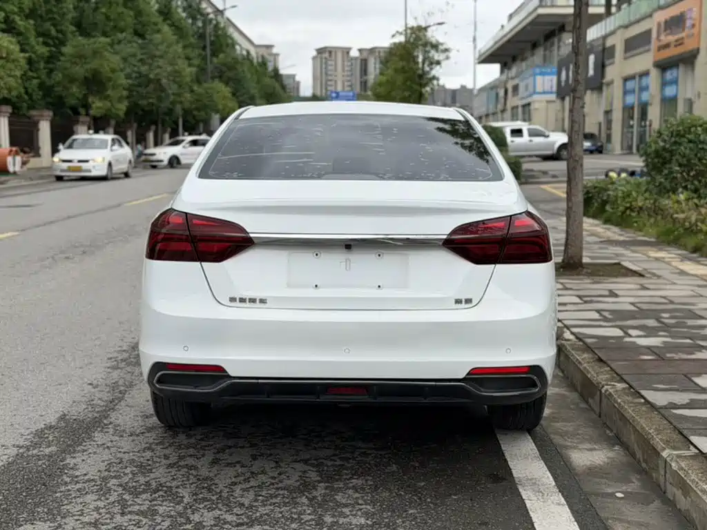 Geely Emgrand 2019