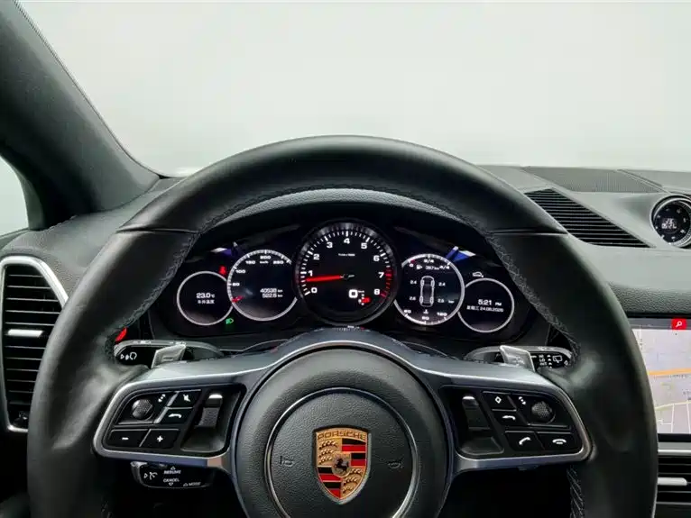 Porsche Cayenne 2020 — фото 15