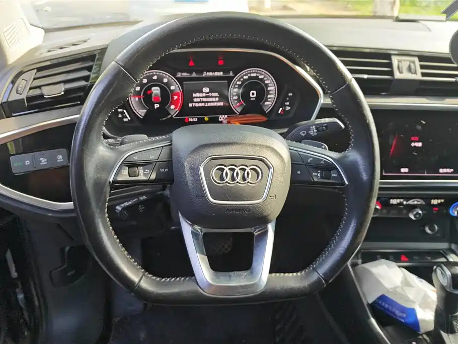 Audi Q3 2021 — фото 15