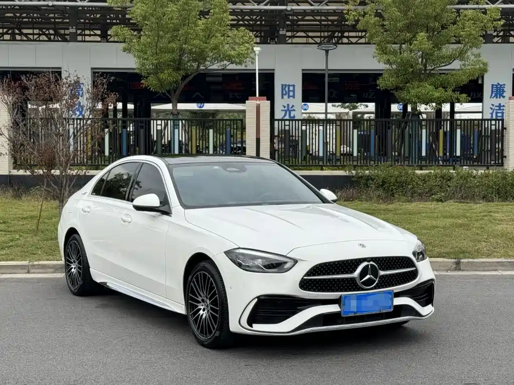 Mercedes-Benz C-Class 2023 — фото 4