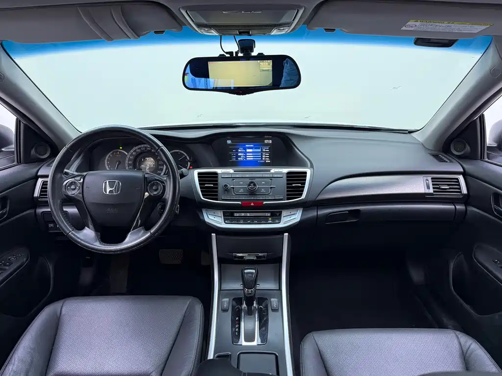 Honda Accord 2014 — фото 13