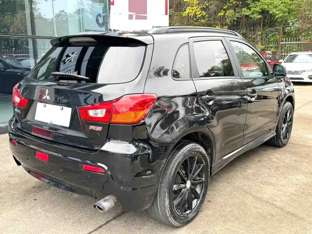 Mitsubishi ASX 2011