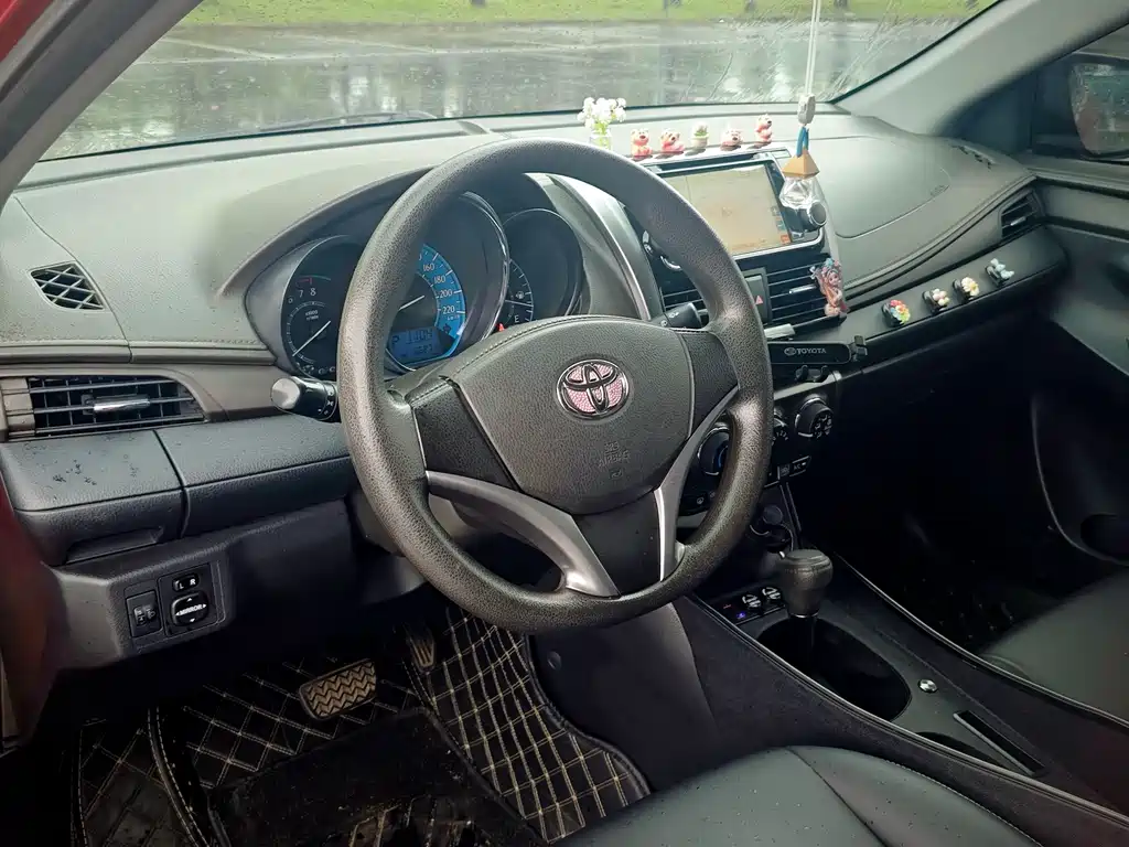 Toyota Yaris L 2016 — фото 9