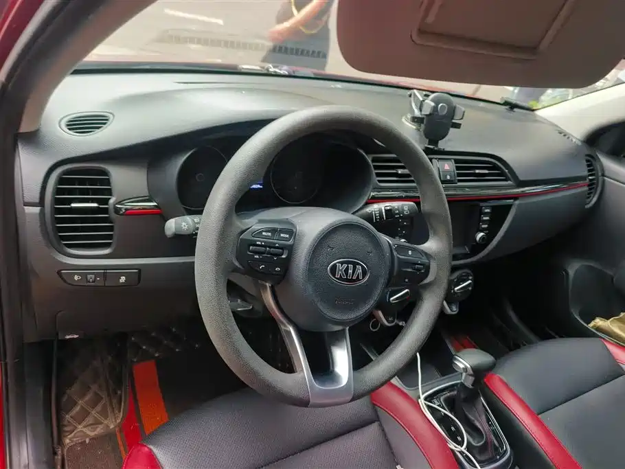 Kia KX Cross 2018 — фото 12