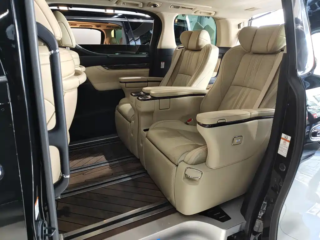 Toyota Vellfire 2021