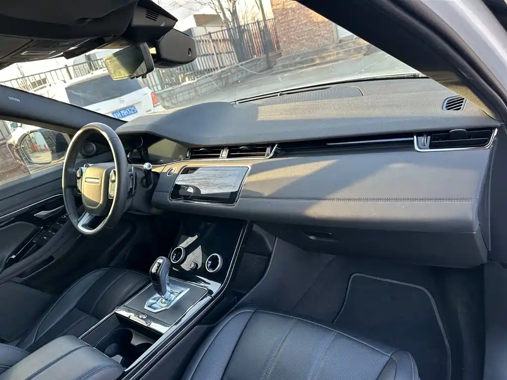 Land Rover Evoque 2020 — фото 17