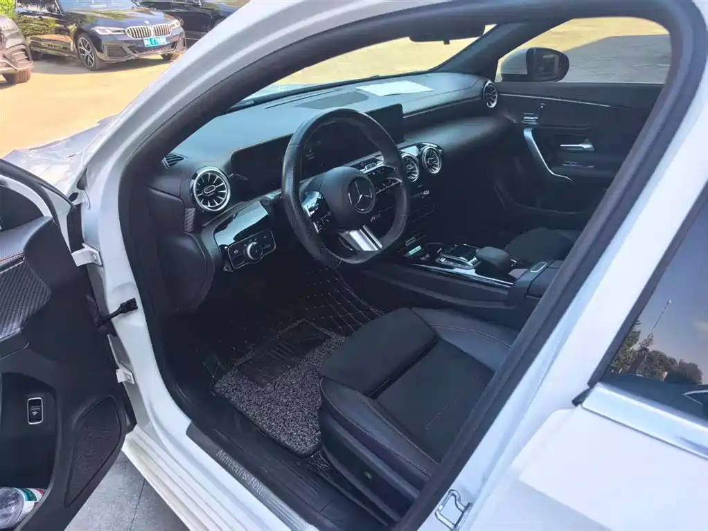 Mercedes-Benz A-Class 2023 — фото 12