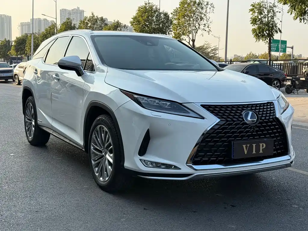 Lexus RX 2021