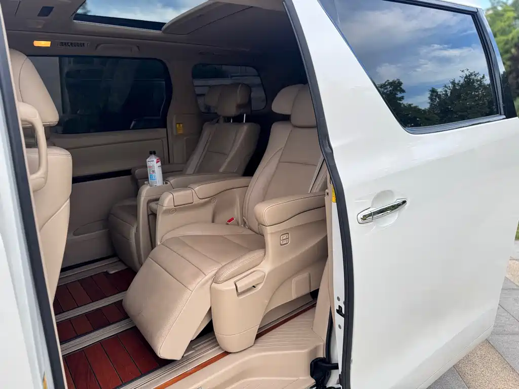 Toyota Alphard 2014 — фото 8