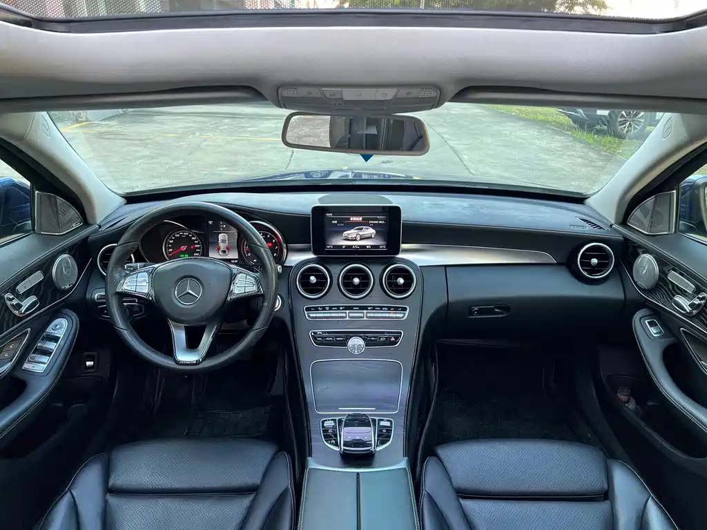 Mercedes-Benz C-Class 2018 — фото 13