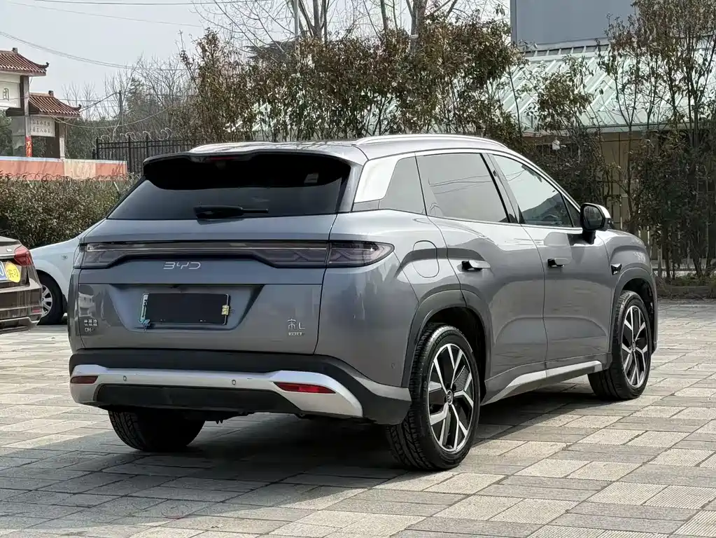 BYD L DM-i 2025 — фото 8