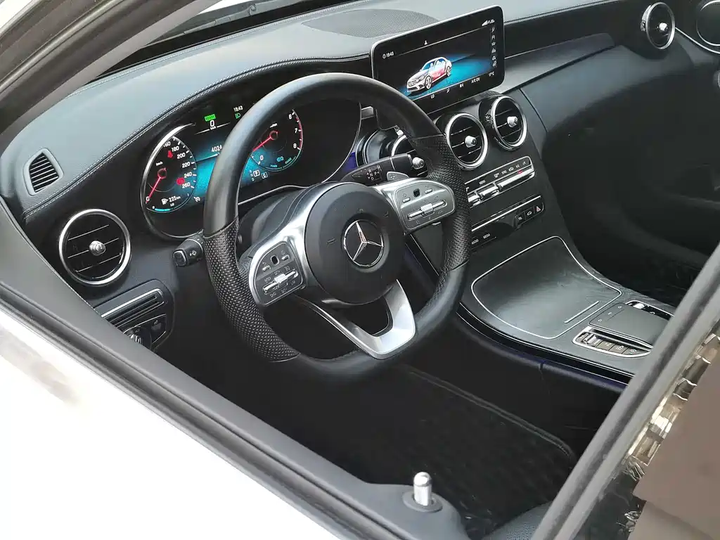 Mercedes-Benz C-Class 2021 — фото 10