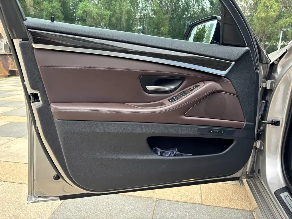 BMW 5 Series 2014 — фото 13
