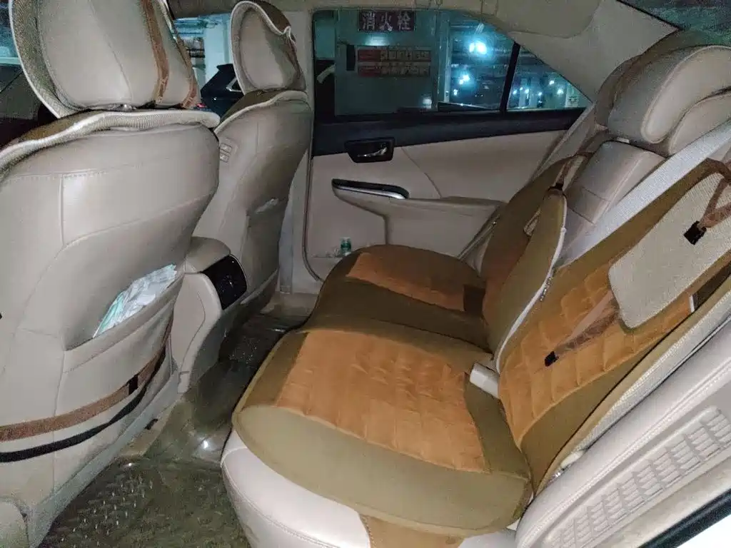 Toyota Camry 2014 — фото 13