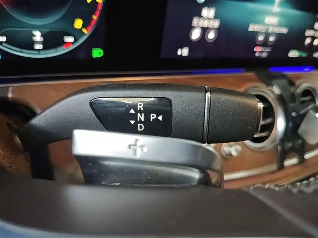 Mercedes-Benz E-Class 2022 — фото 14