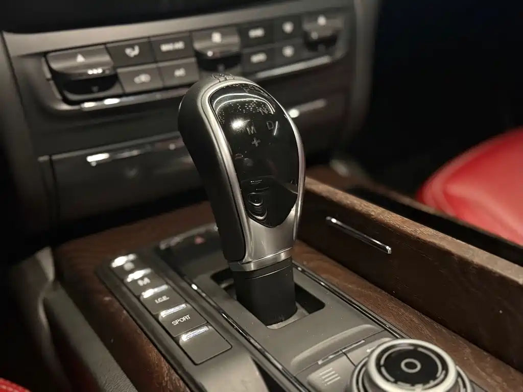 Maserati Ghibli 2017 — фото 15