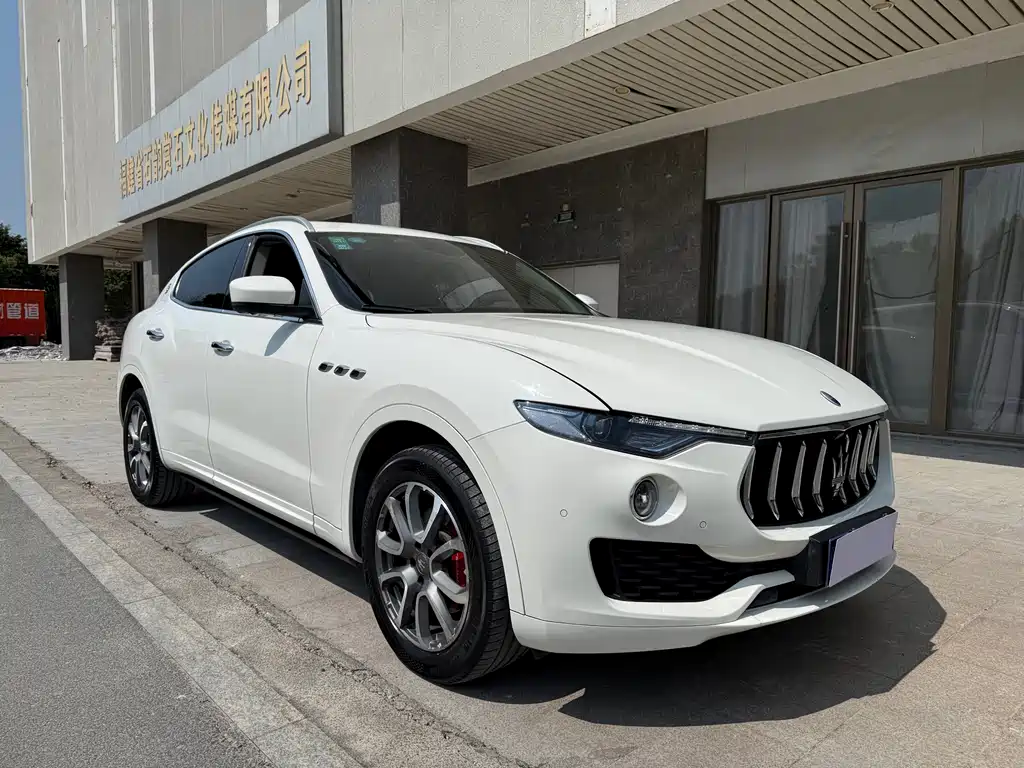 Maserati Levante 2017 — фото 3