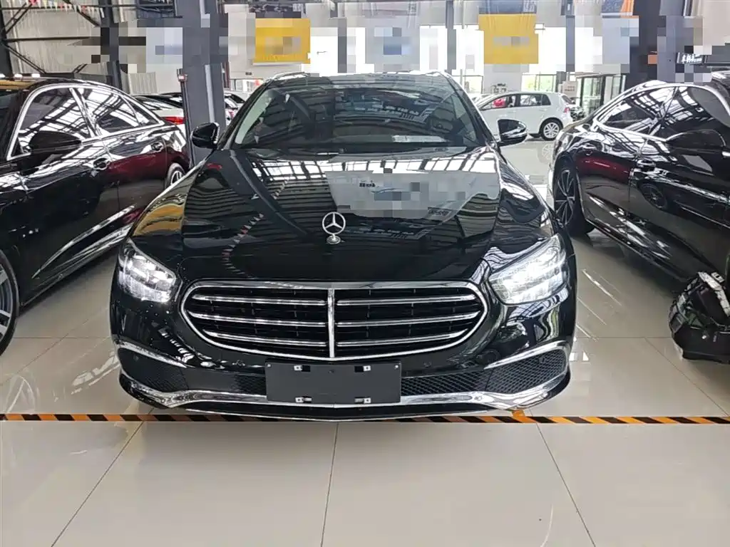 Mercedes-Benz E-Class 2022 — фото 3