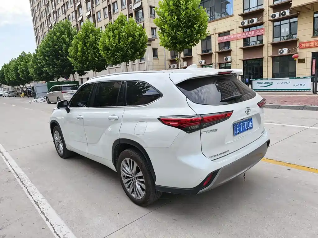 Toyota Highlander 2025