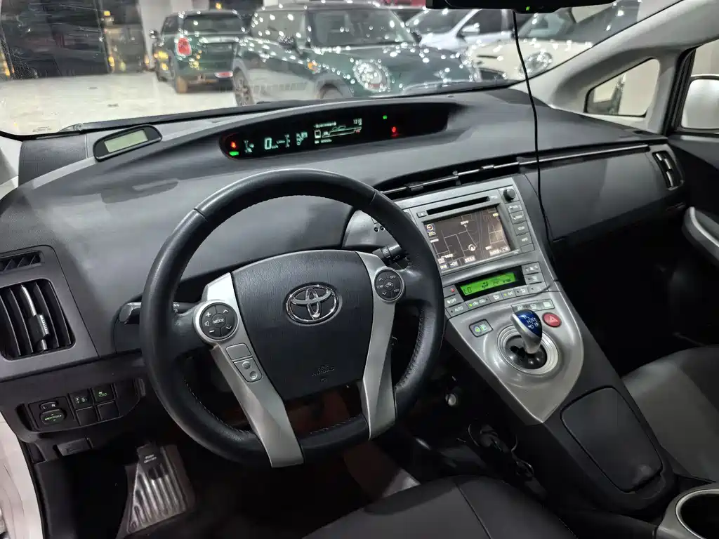 Toyota Prius 2013 — фото 15