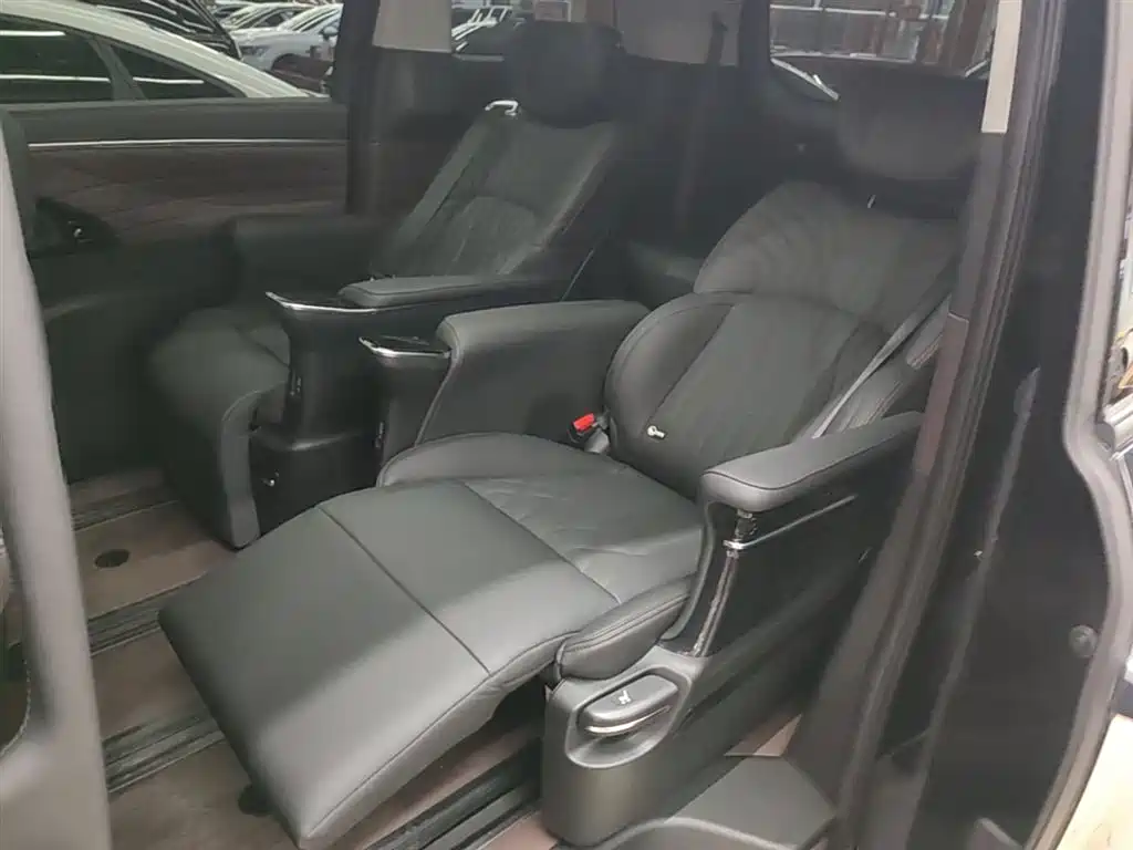 GAC Motor Trumpchi M8 2025 — фото 17