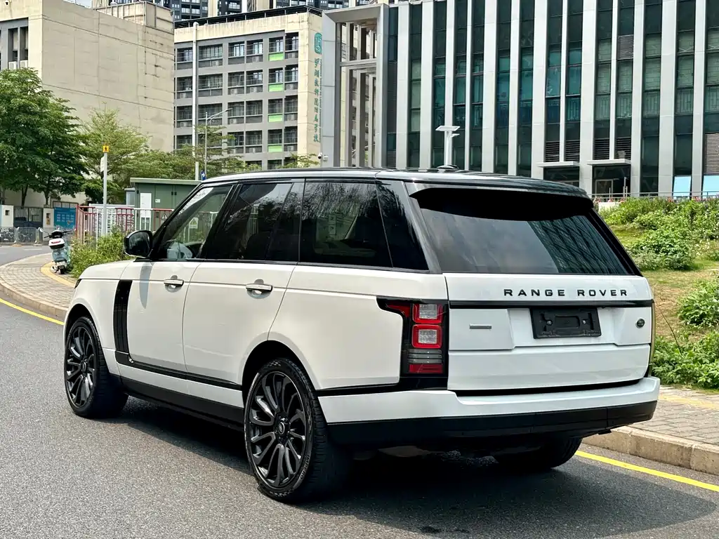Land Rover Range Rover 2015 — фото 18