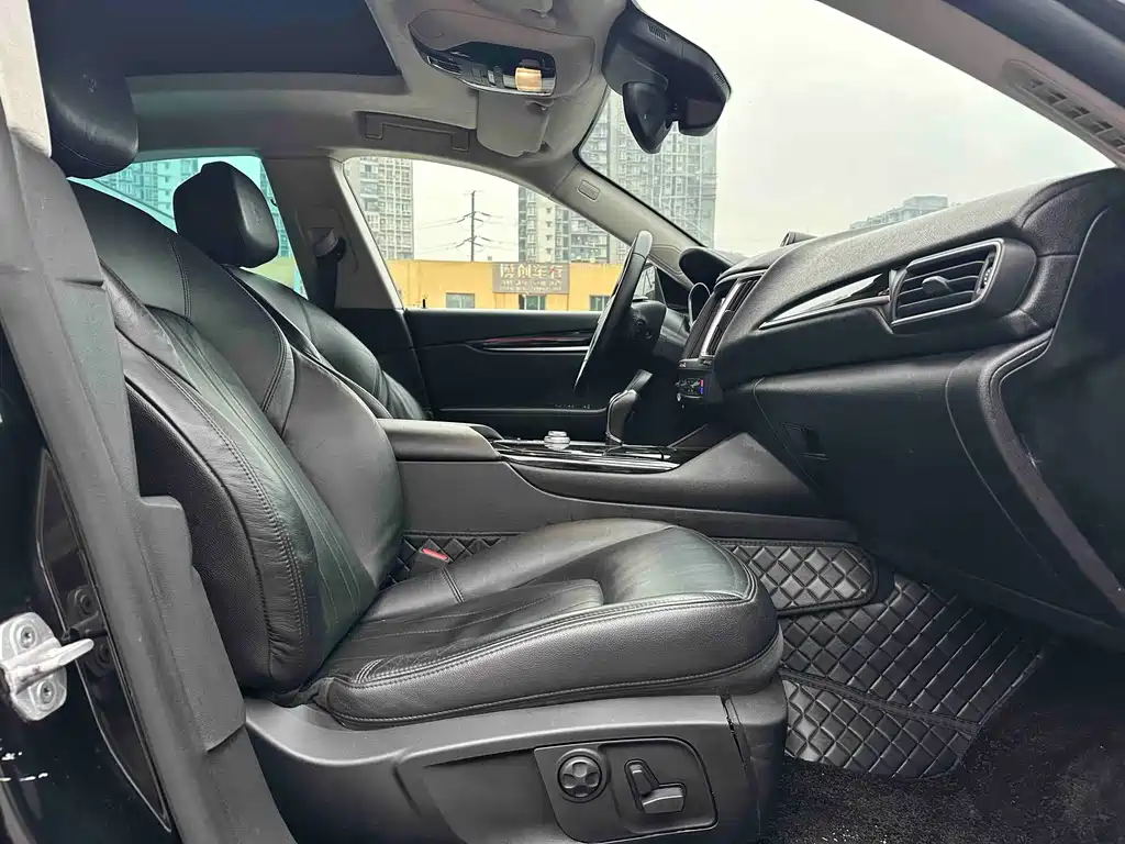 Maserati Levante 2018 — фото 14