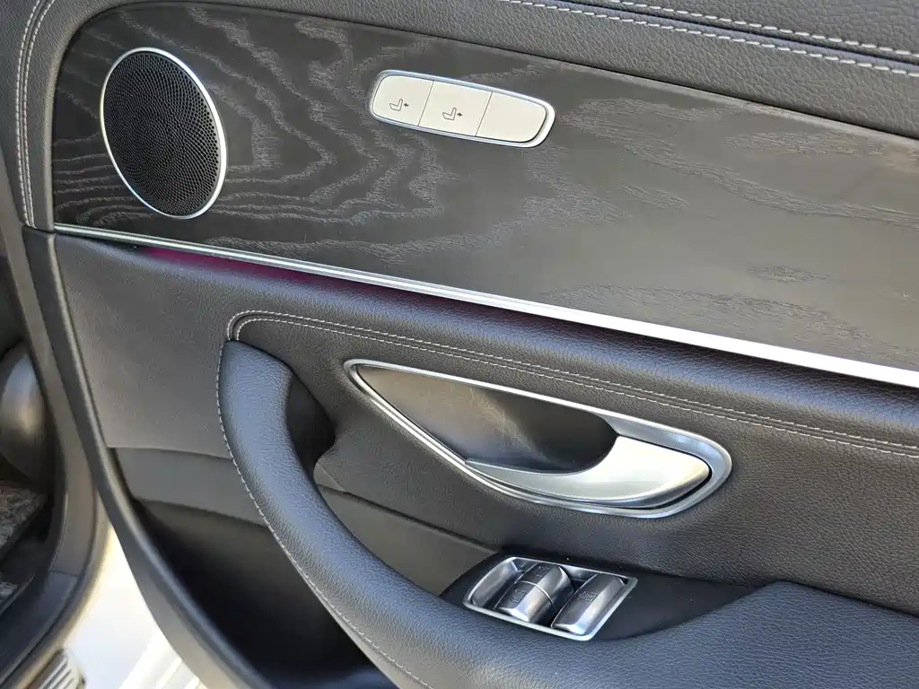 Mercedes-Benz E-Class 2020 — фото 27