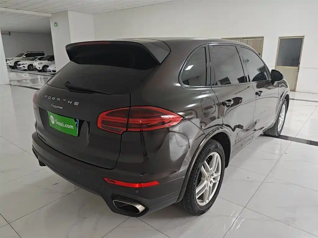 Porsche Cayenne 2017 — фото 7