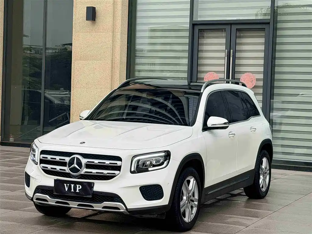 Mercedes-Benz GLB 2023 — фото 1