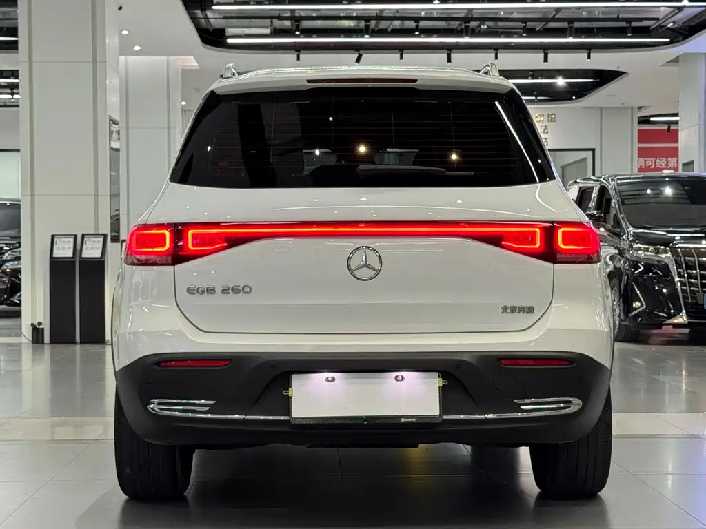 Mercedes-Benz EQB 2023