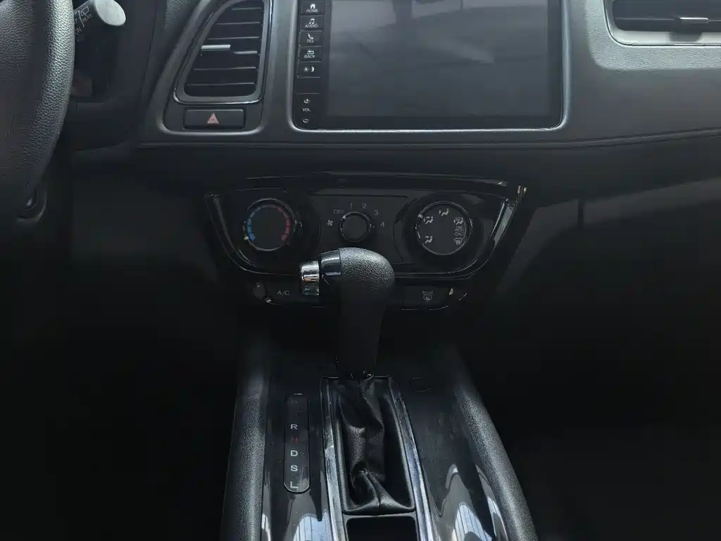 Honda Vezel 2022 — фото 13