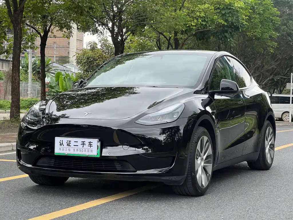 Tesla Model Y 2023 — фото 1