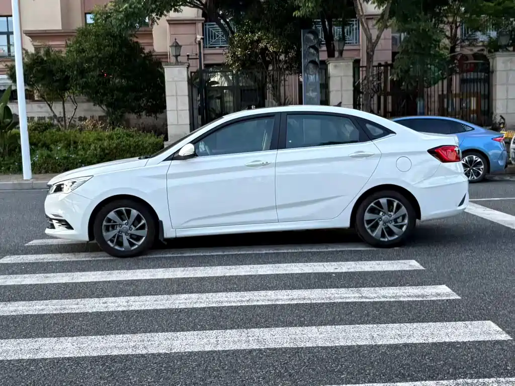 Changan Eado DT 2018 — фото 8