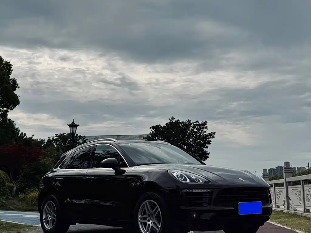 Porsche Macan 2018 — фото 1