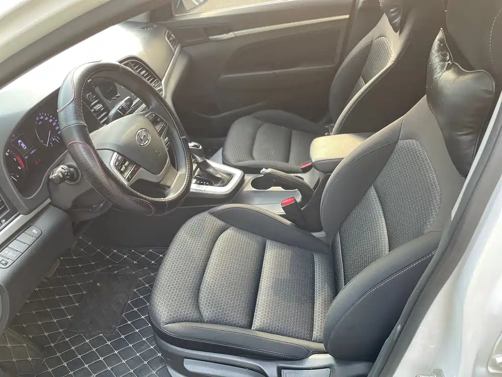 Hyundai Elantra 2018