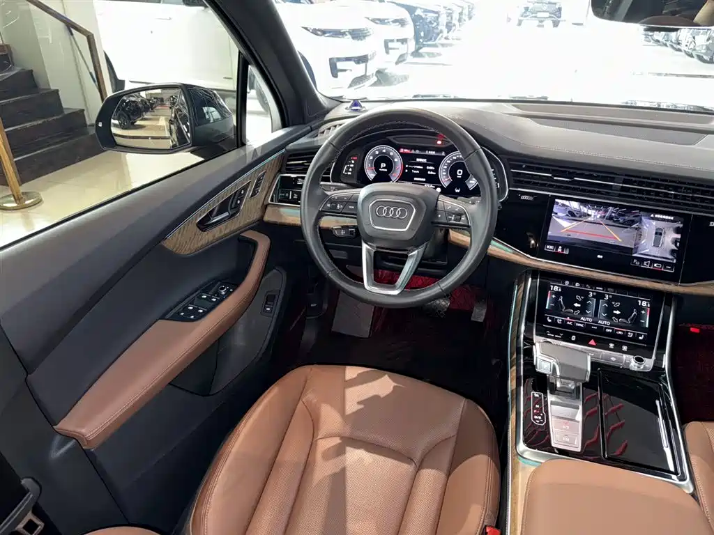 Audi Q7 2025 — фото 21