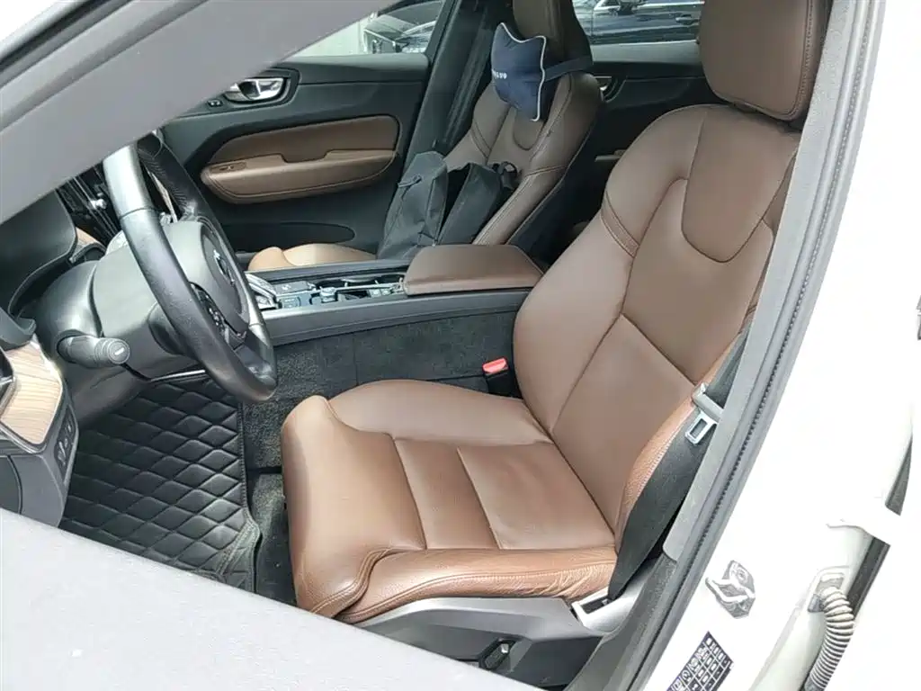 Volvo XC60 PHEV 2021 — фото 15