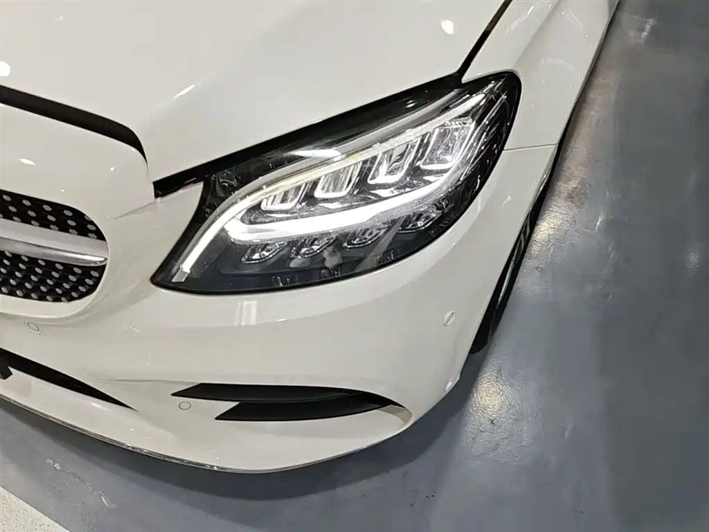 Mercedes-Benz C-Class 2019 — фото 24