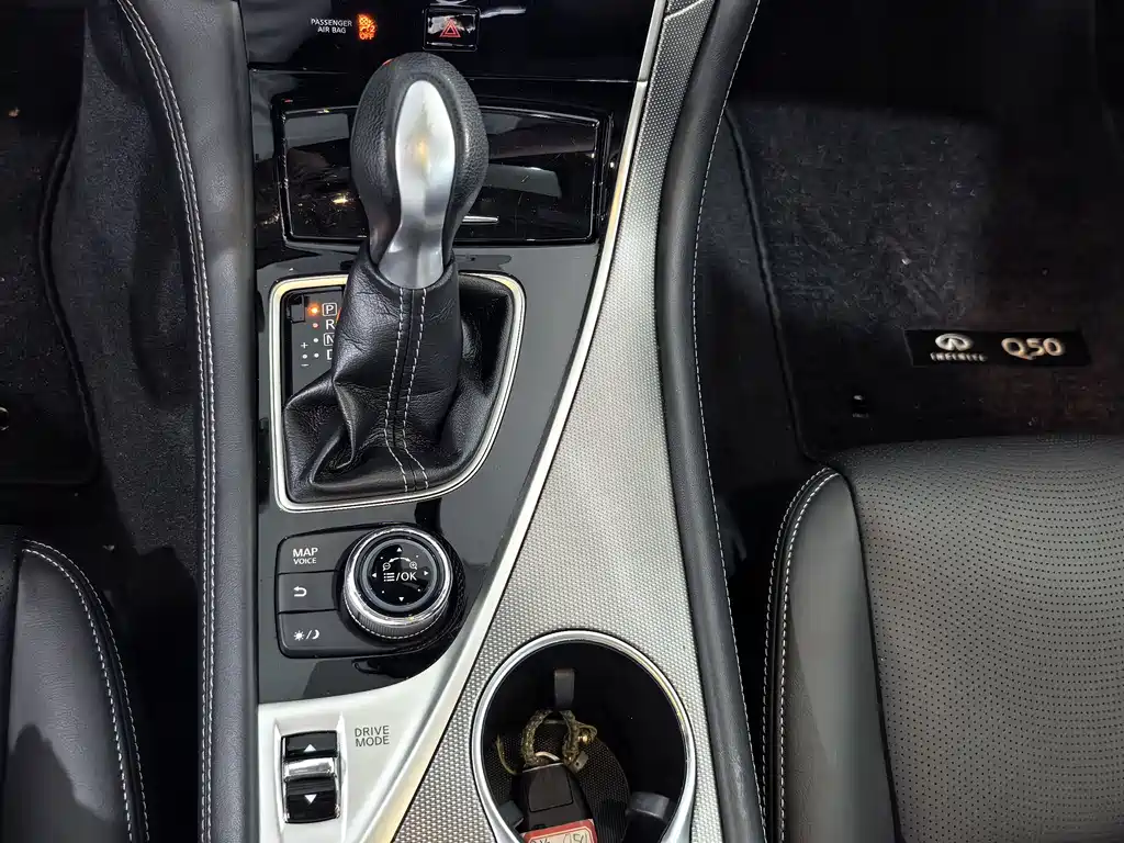 Infiniti Q50L 2015 — фото 13
