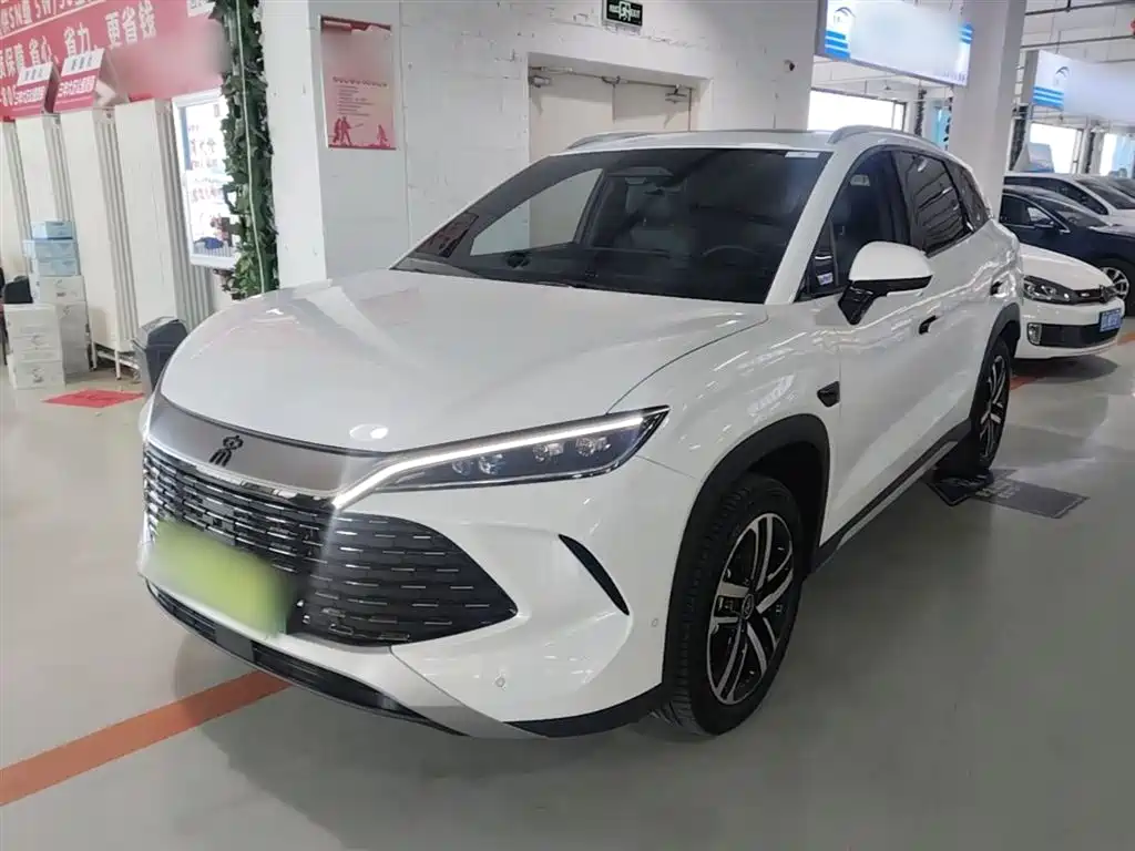 BYD L DM-i 2025 — фото 1