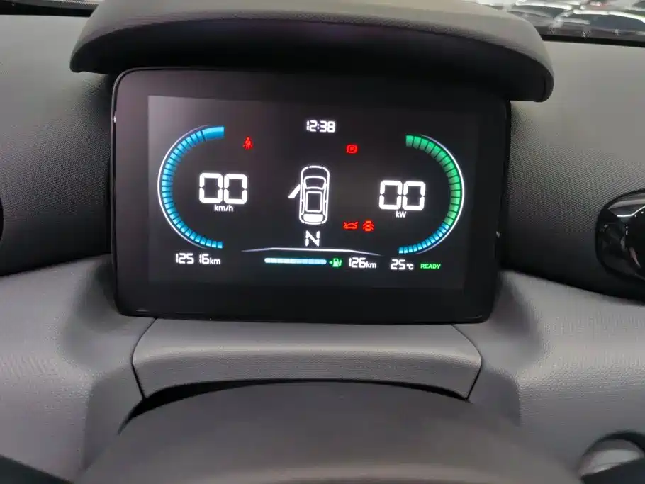 Leapmotor Zero Running T03 2025 — фото 14