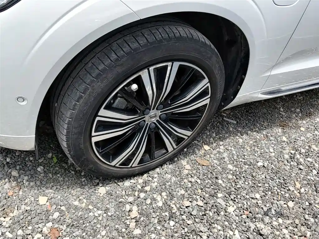 Volvo XC60 PHEV 2021 — фото 23