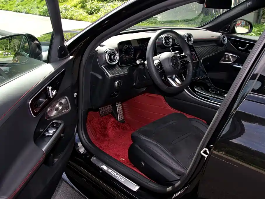 Mercedes-Benz C-Class AMG 2025 — фото 6