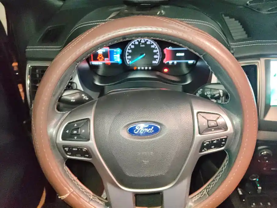 Ford Everest 2018 — фото 15